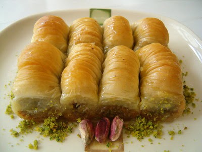 tatli gnder Essiz lezzette 1 kilo Fistikli Sari Burma  Kayseri yurtii ve yurtd iek siparii 